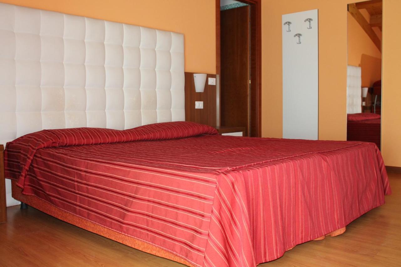 Hotel Vienna Caorle Exterior foto
