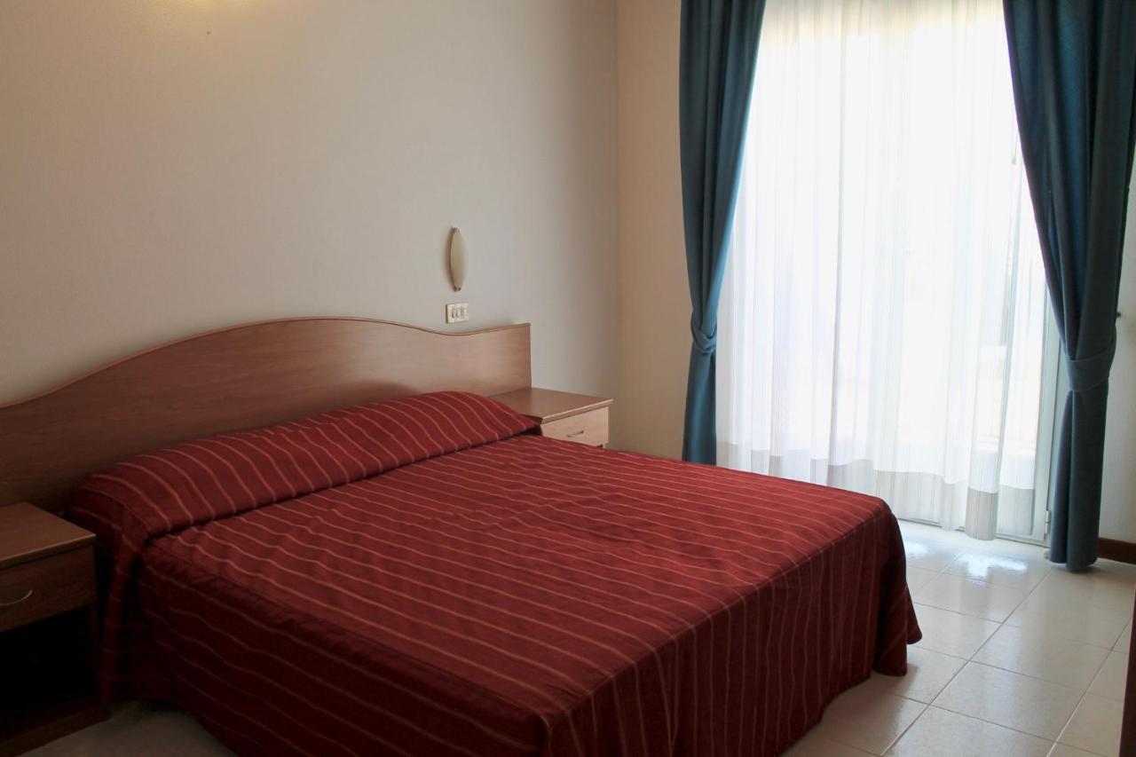 Hotel Vienna Caorle Exterior foto