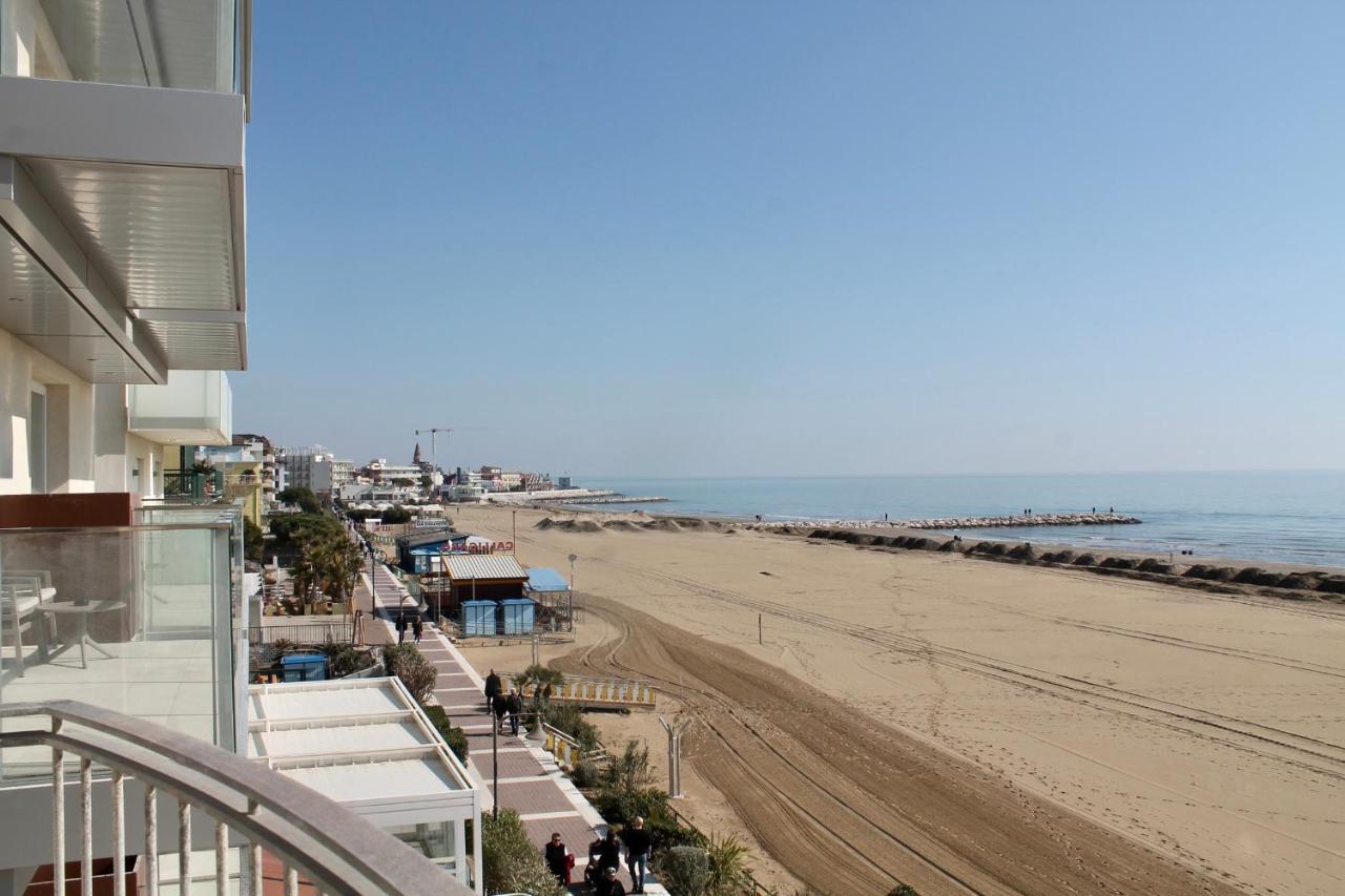 Hotel Vienna Caorle Exterior foto