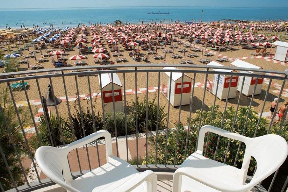 Hotel Vienna Caorle Exterior foto
